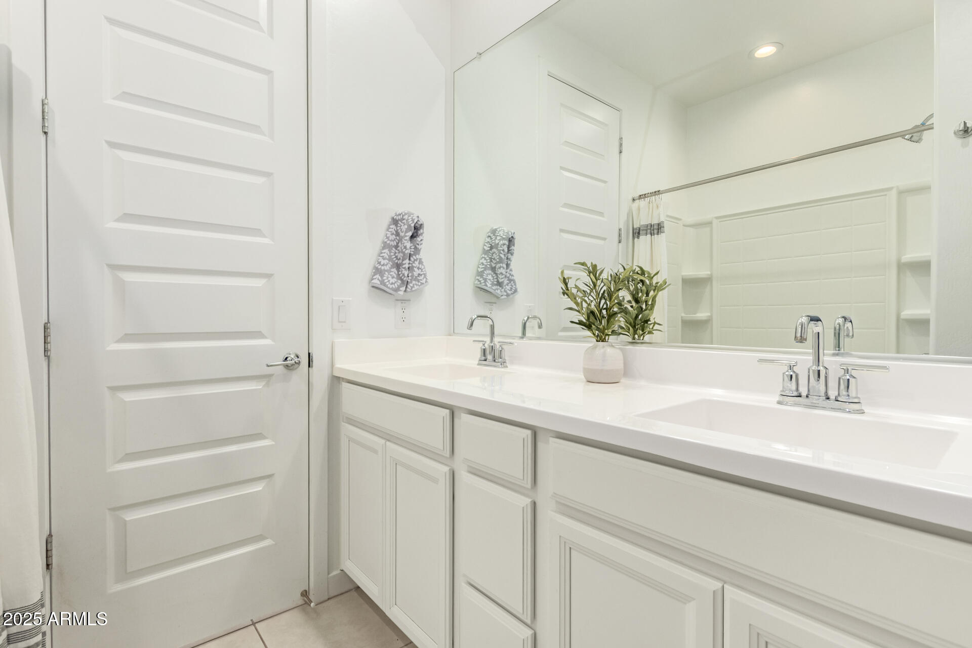 12521 W MORTEN Avenue