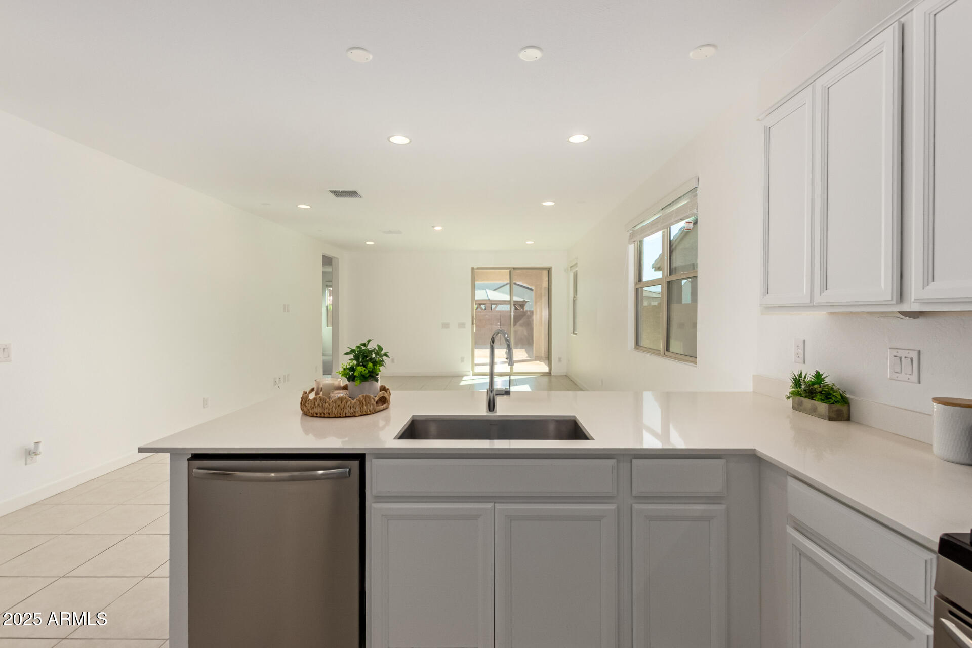 12521 W MORTEN Avenue