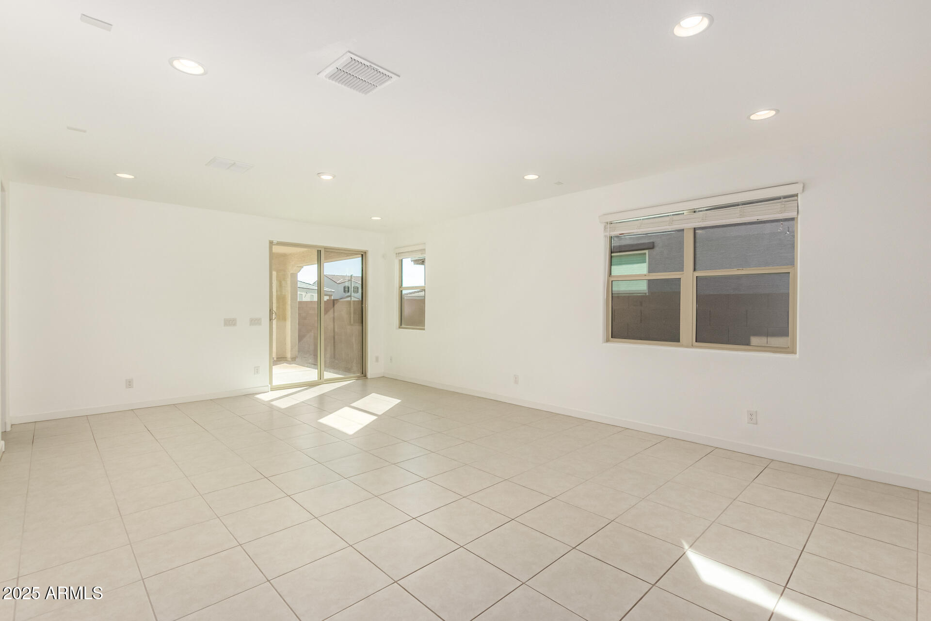 12521 W MORTEN Avenue