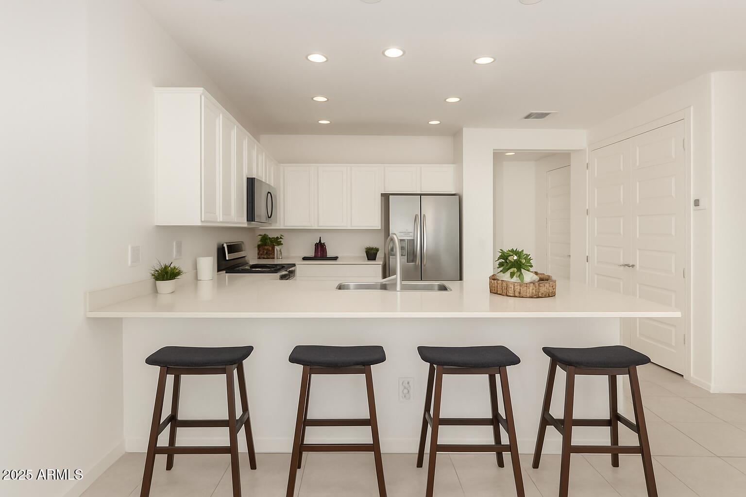 12521 W MORTEN Avenue