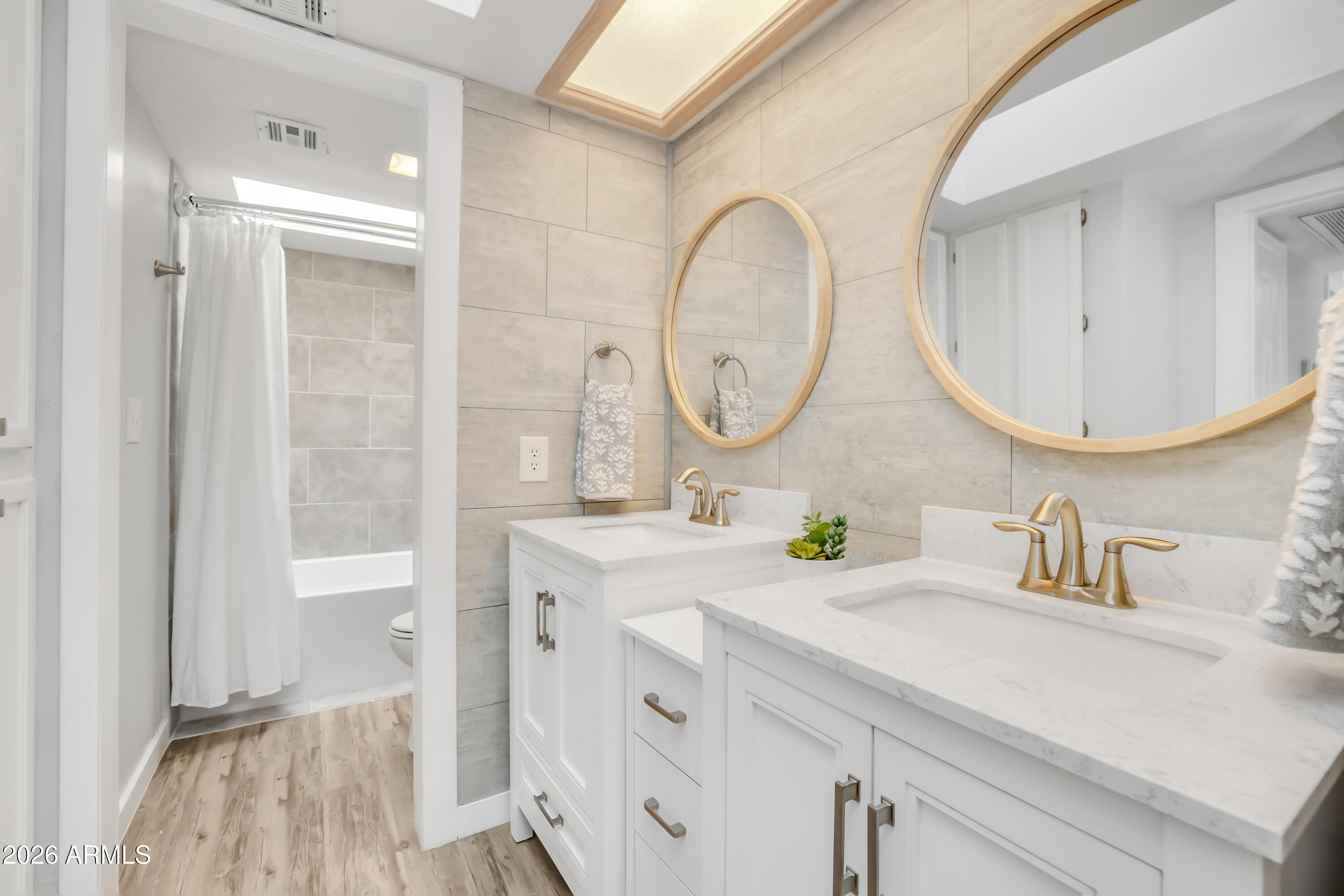 5036 E SIESTA Drive 1