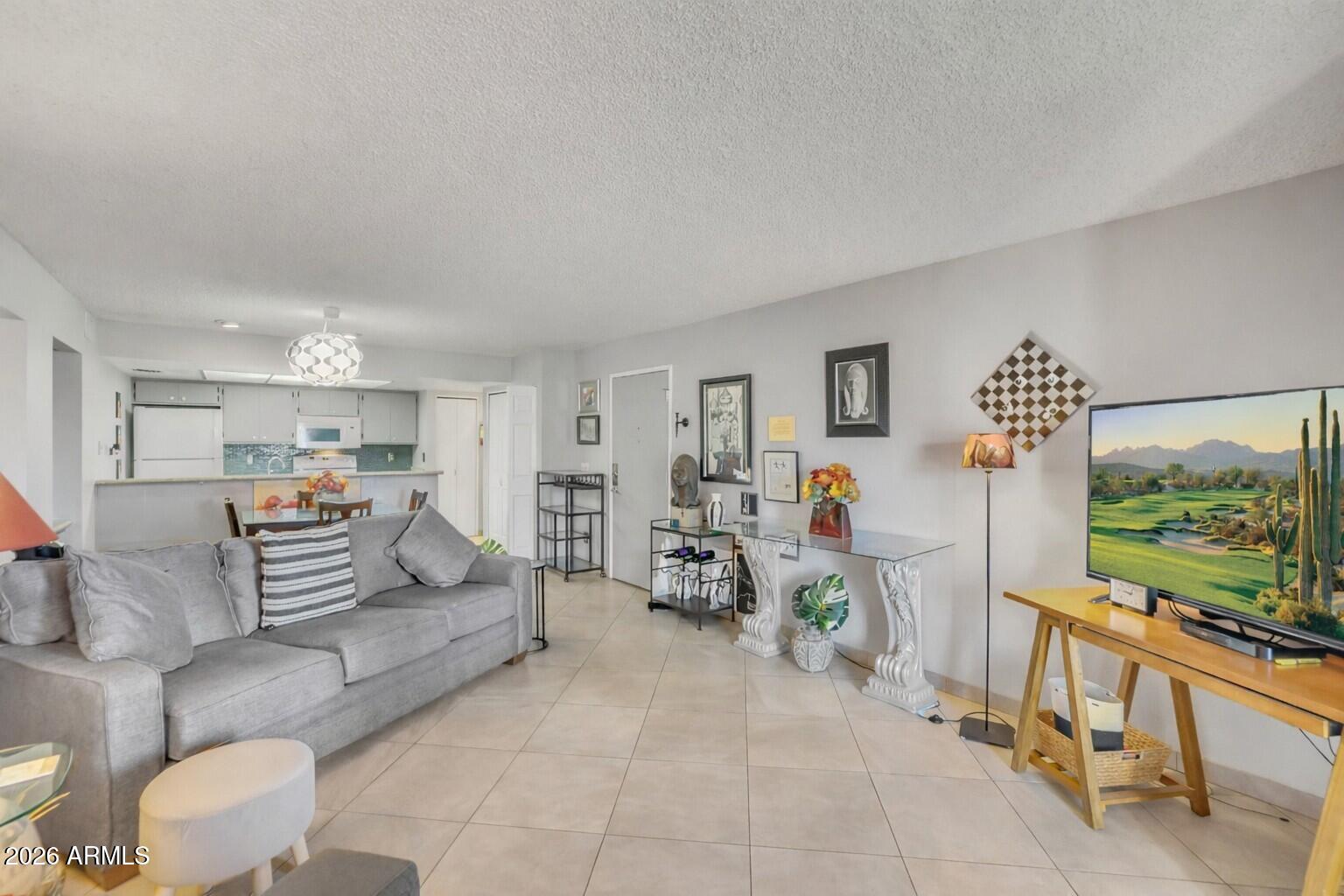 1920 W LINDNER Avenue 175