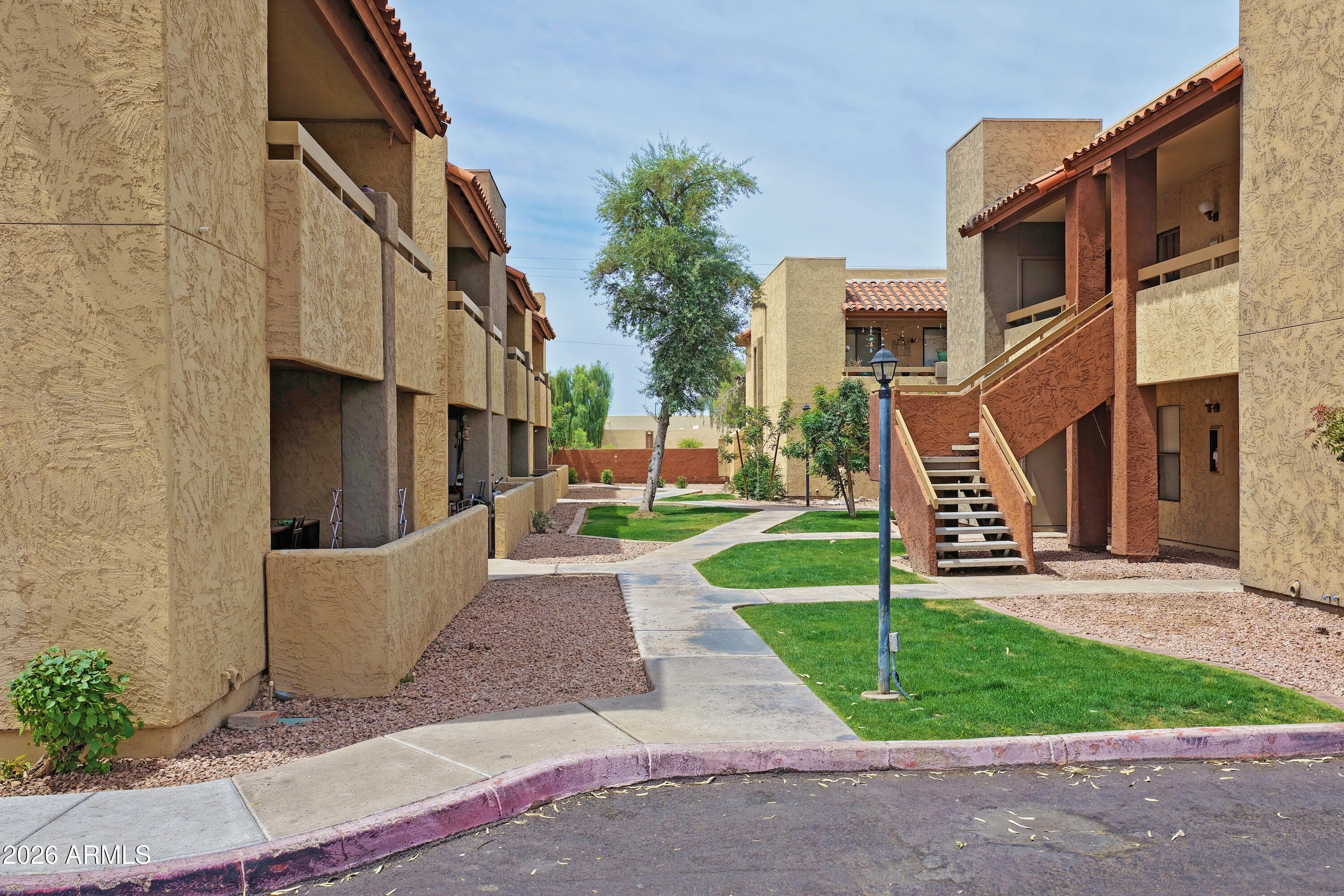 1125 E BROADWAY Road 225