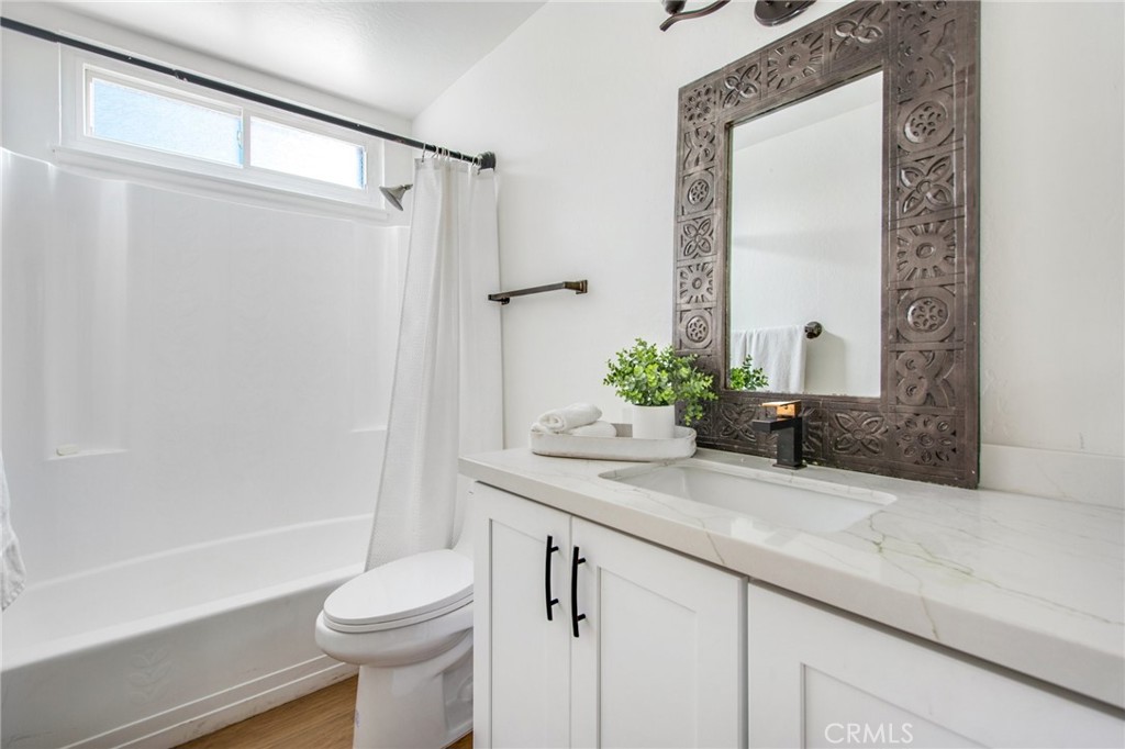 21041 Strathmoor Lane