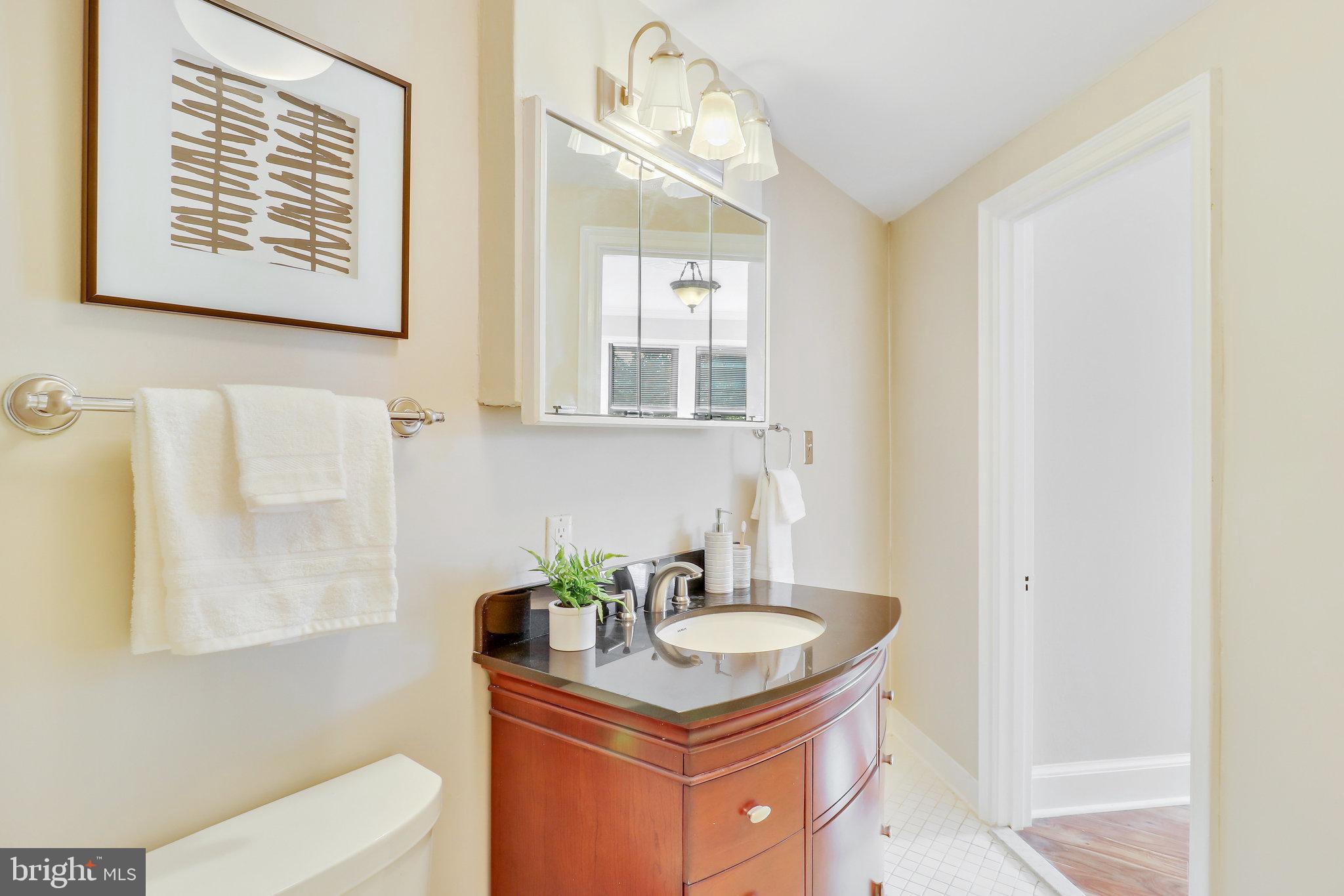 4701 Connecticut AVENUE NW Unit: 105