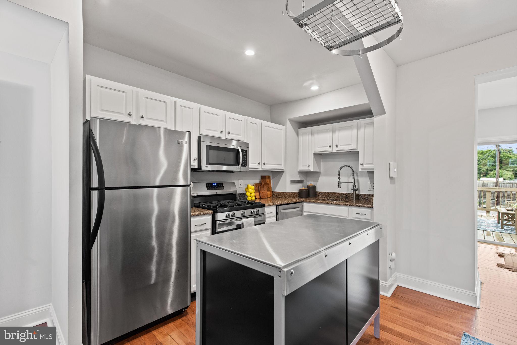 2725 6th STREET NE