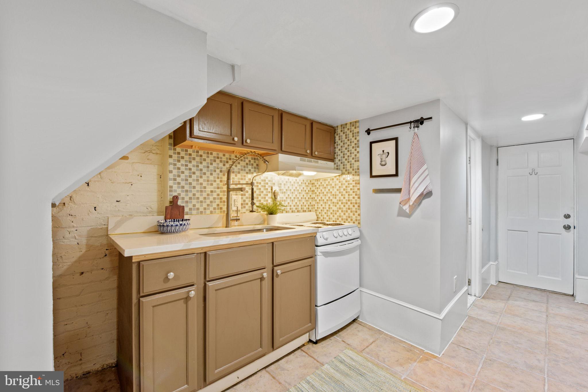 2725 6th STREET NE