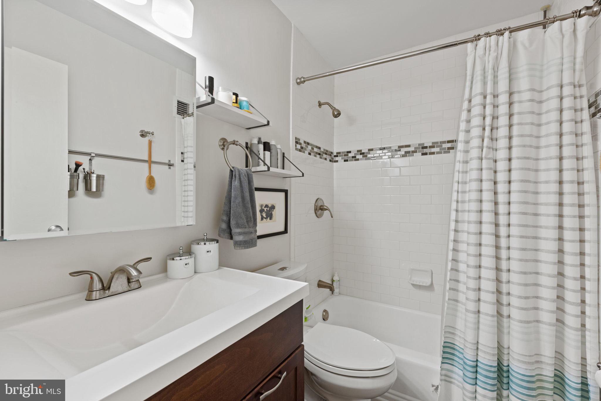 2400 41st STREET NW Unit: 210