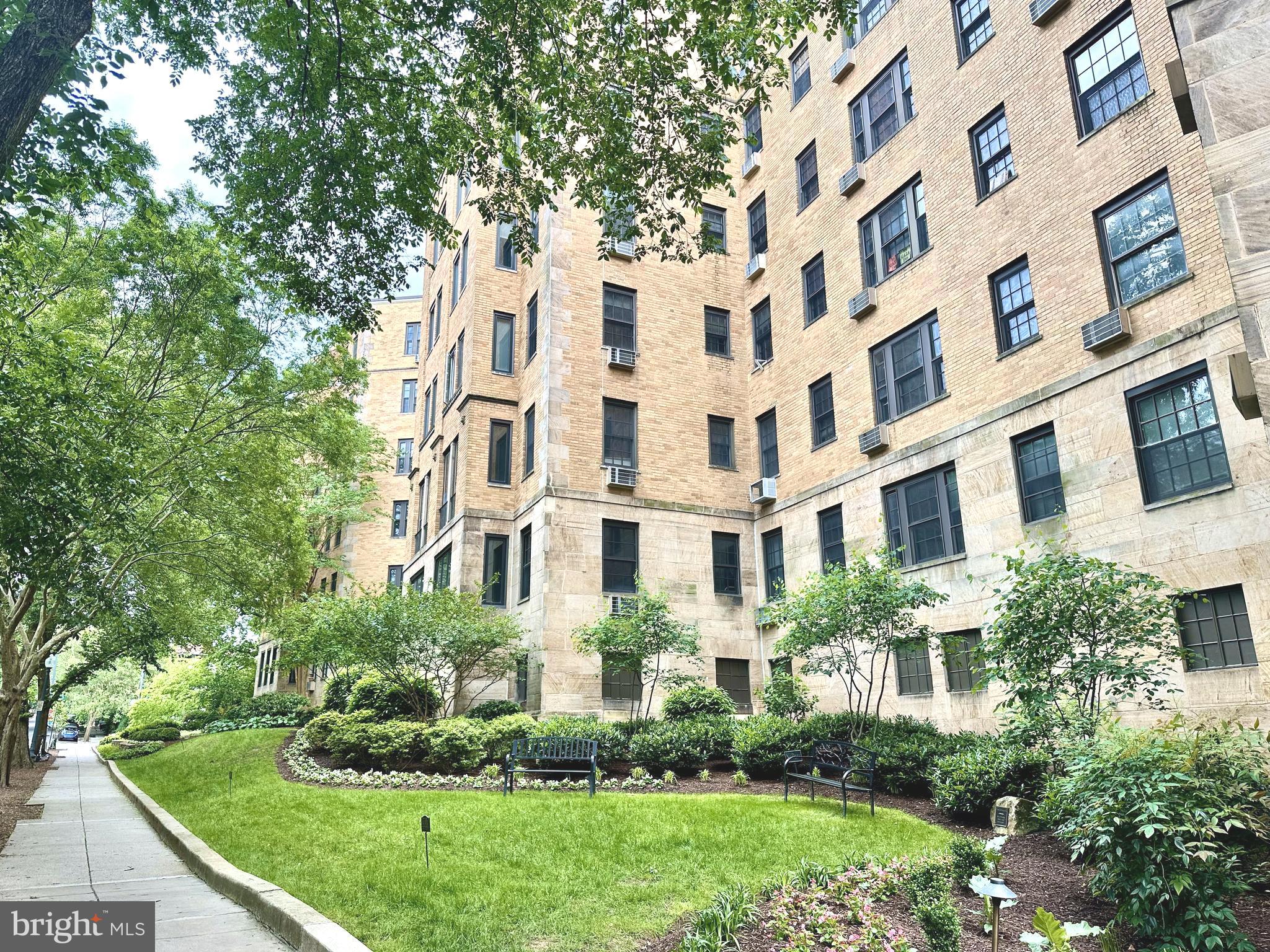 2032-2040-2040 Belmont Rd NW #407