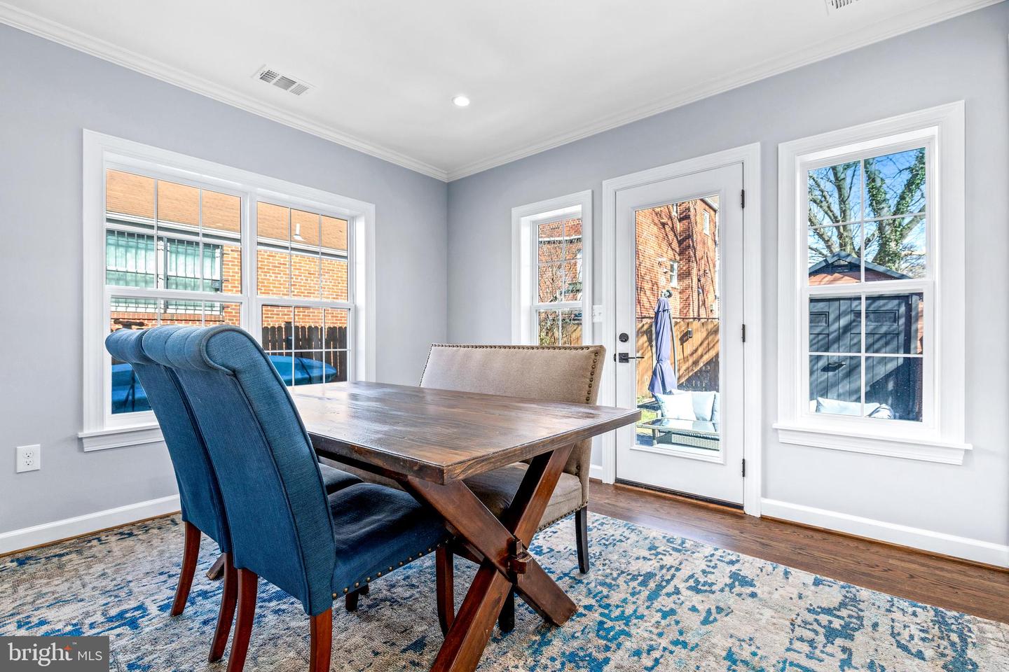 125 46th Pl NE