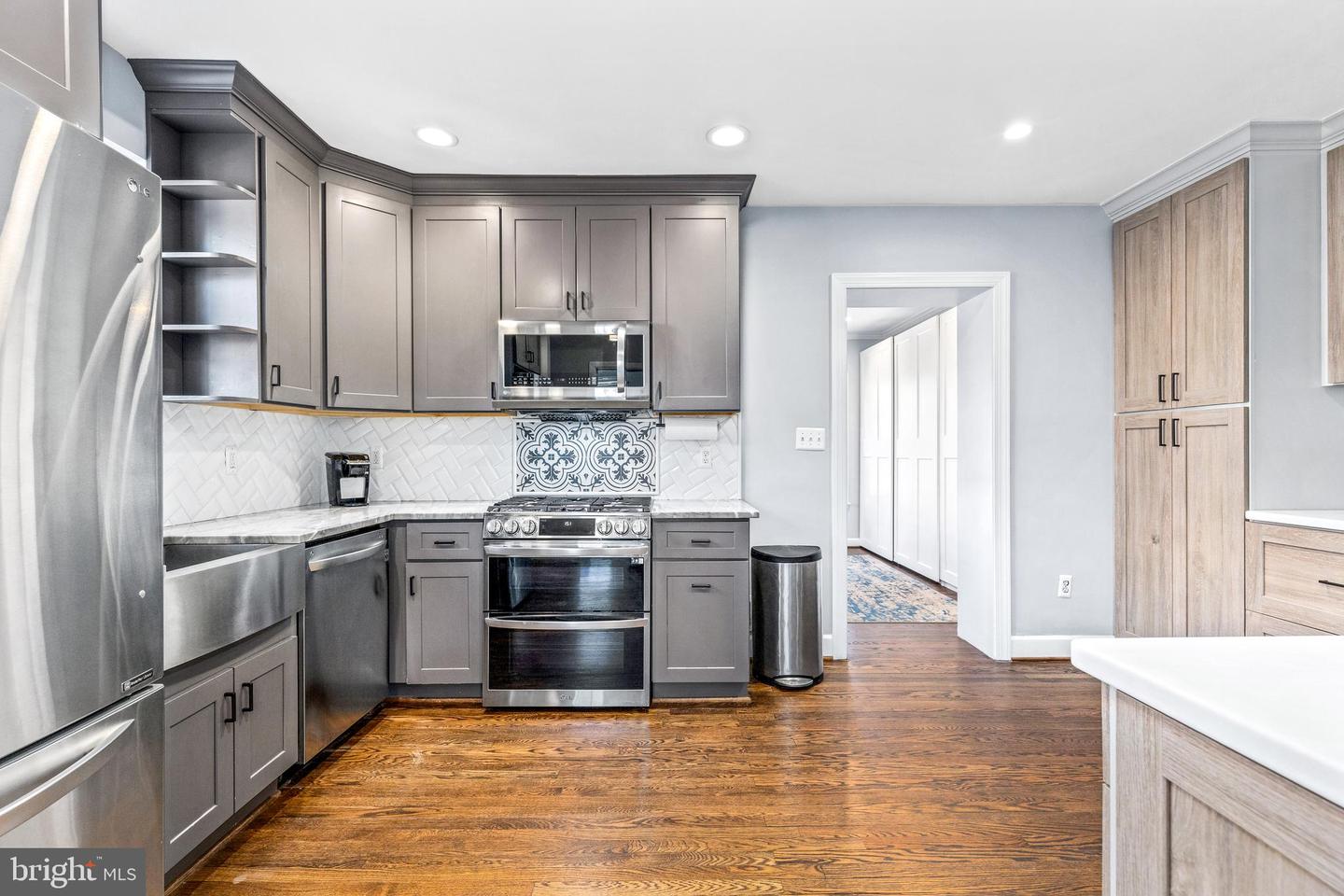 125 46th Pl NE