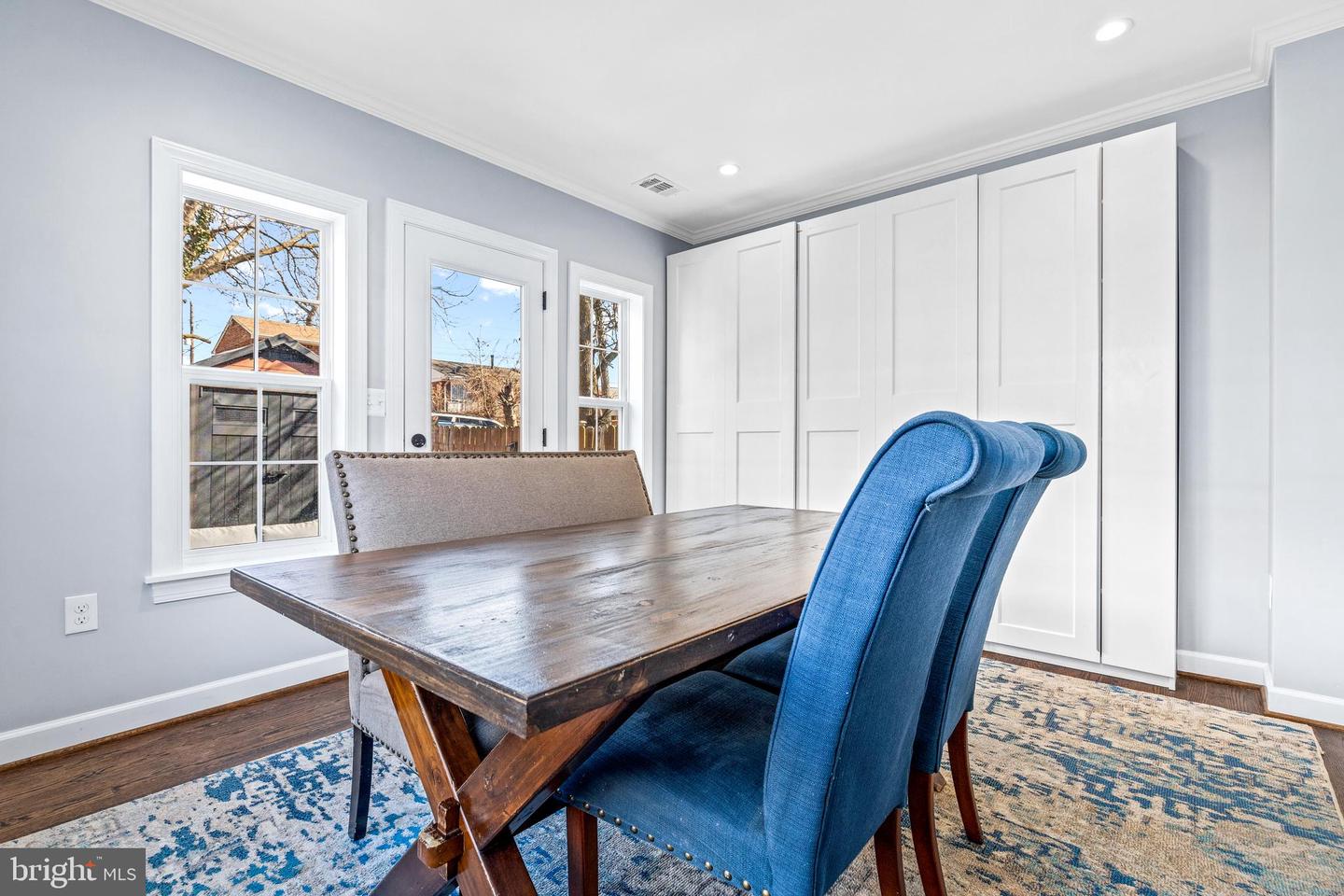 125 46th Pl NE