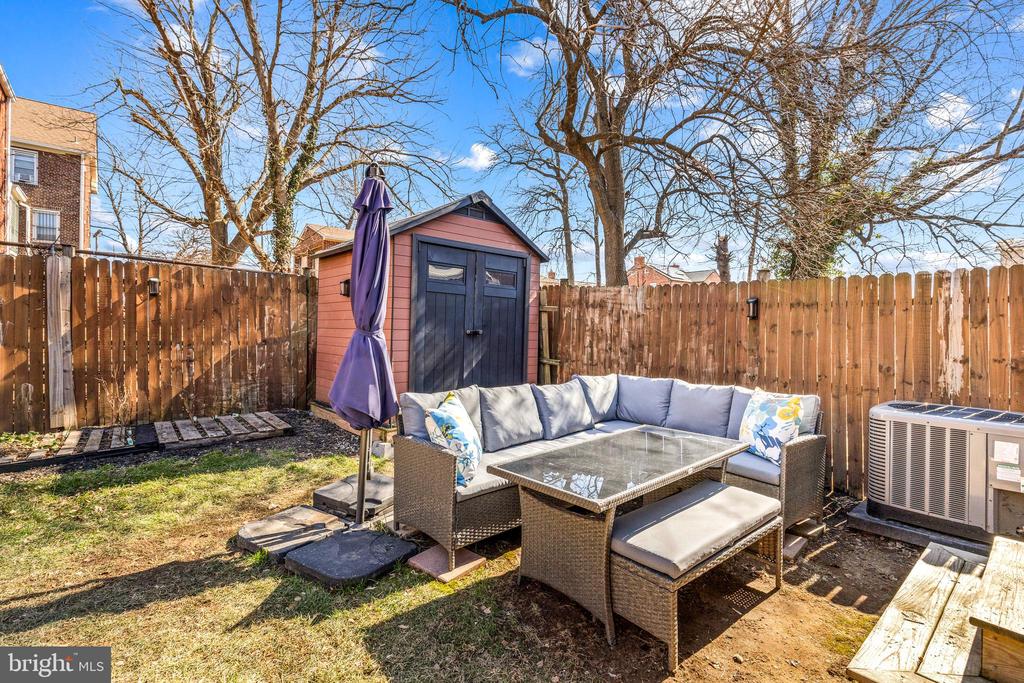 125 46th Pl NE