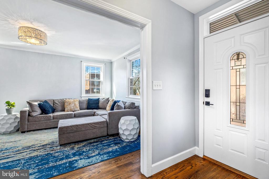 125 46th Pl NE