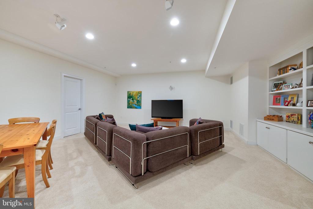 5917 WILMETT ROAD