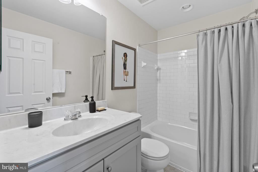 9507 Sycamore Grv