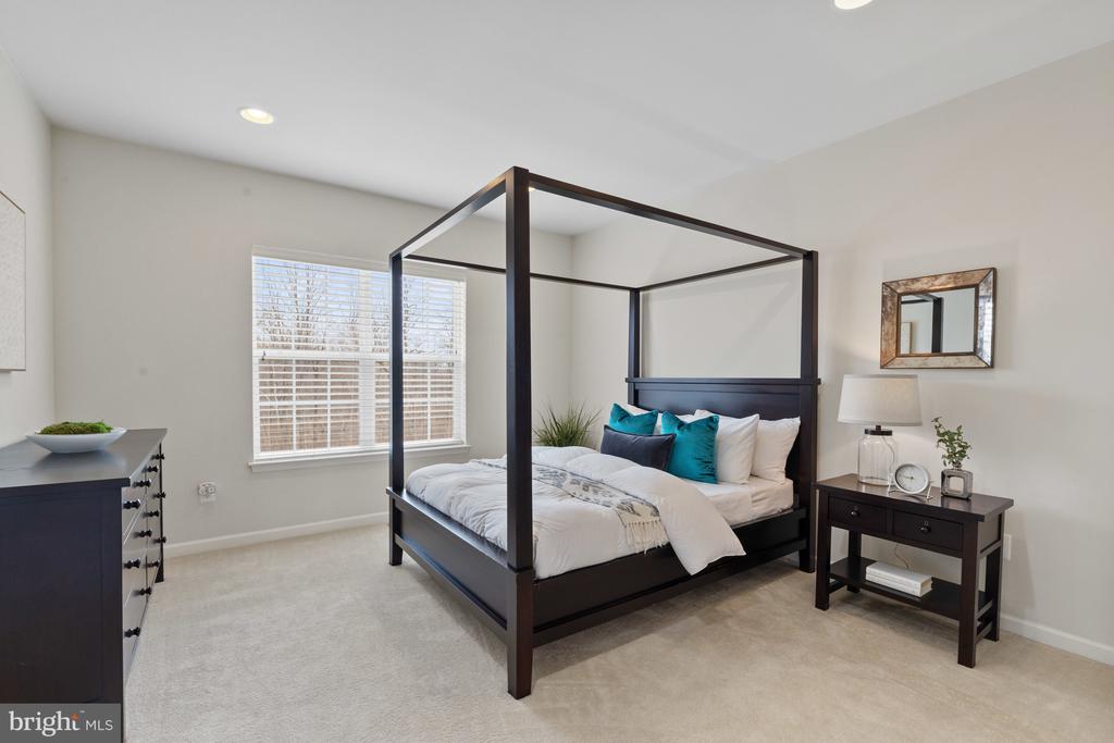9507 Sycamore Grv