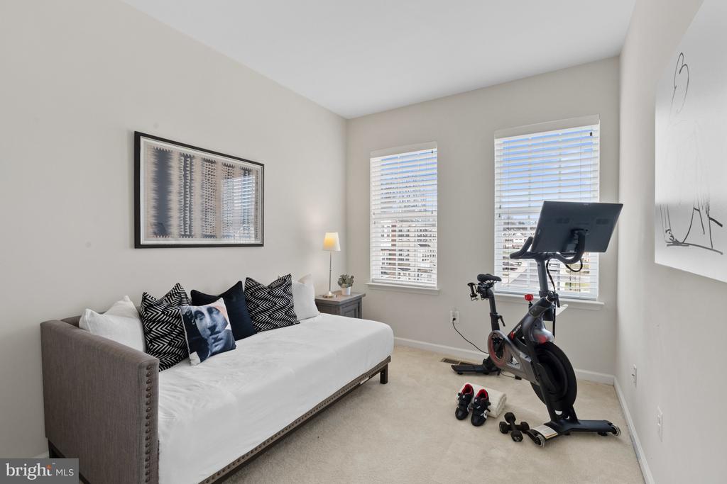 9507 Sycamore Grv