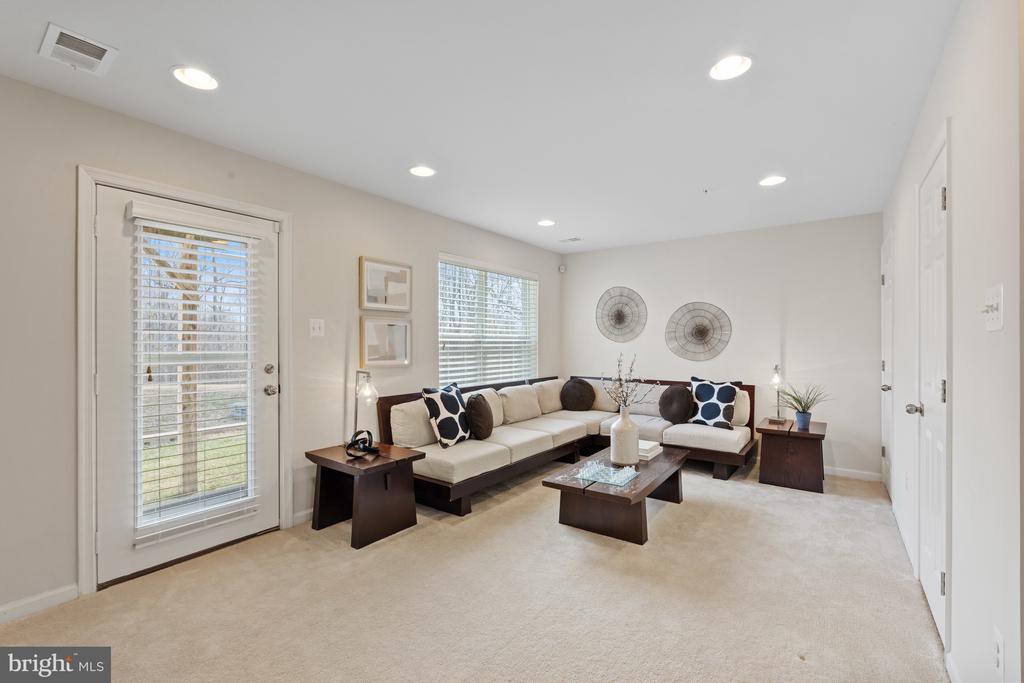 9507 Sycamore Grv