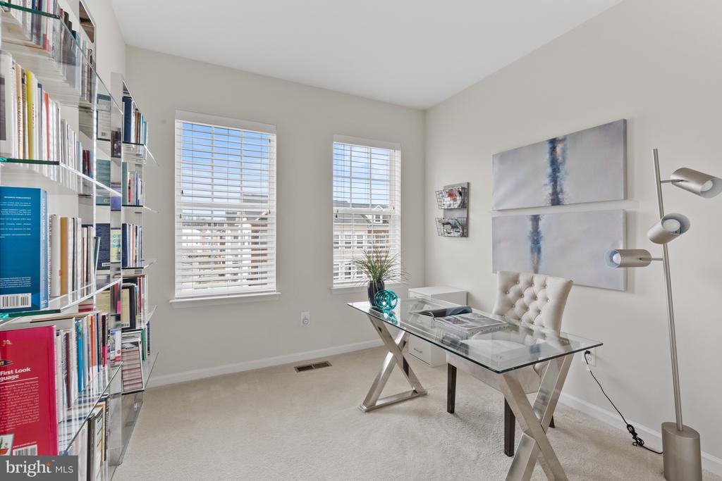 9507 Sycamore Grv