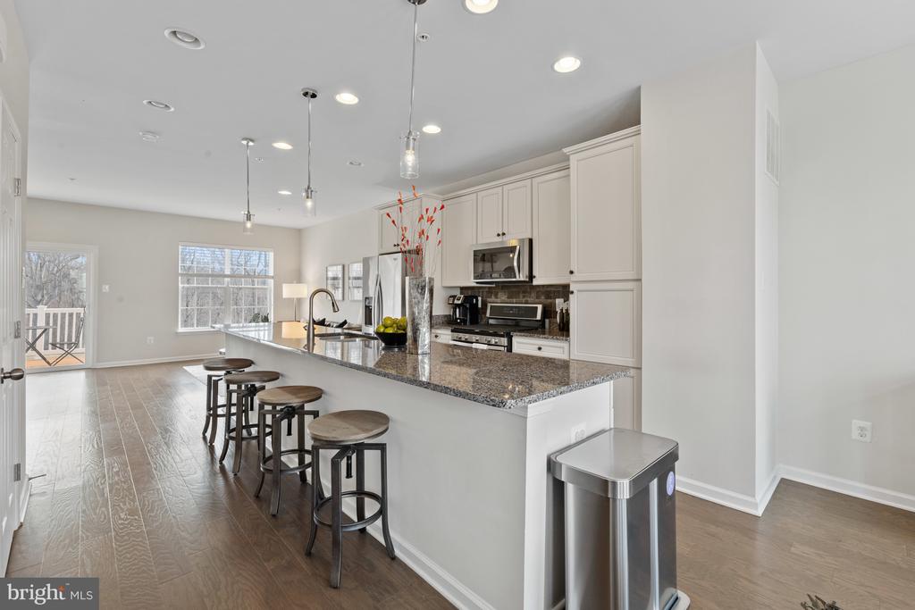 9507 Sycamore Grv