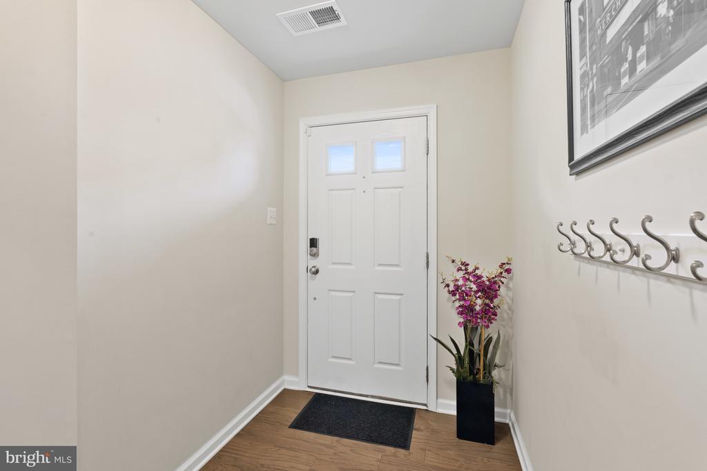 9507 Sycamore Grv