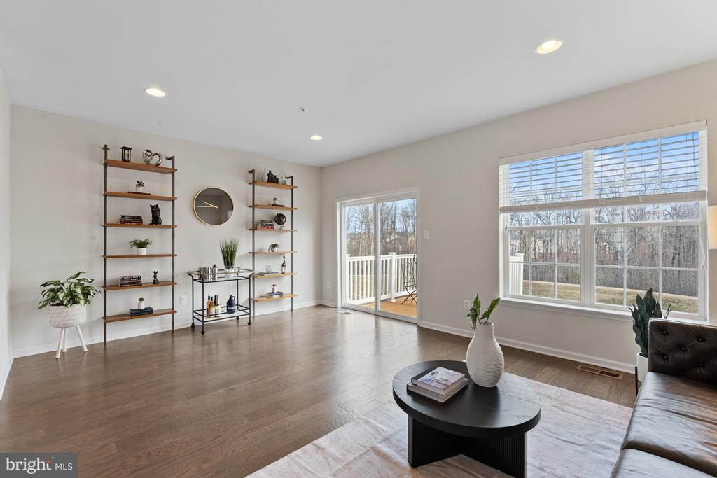 9507 Sycamore Grv