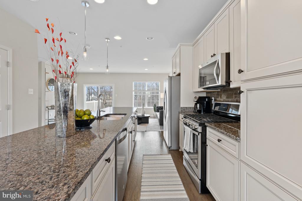 9507 Sycamore Grv