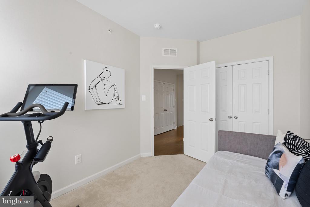 9507 Sycamore Grv