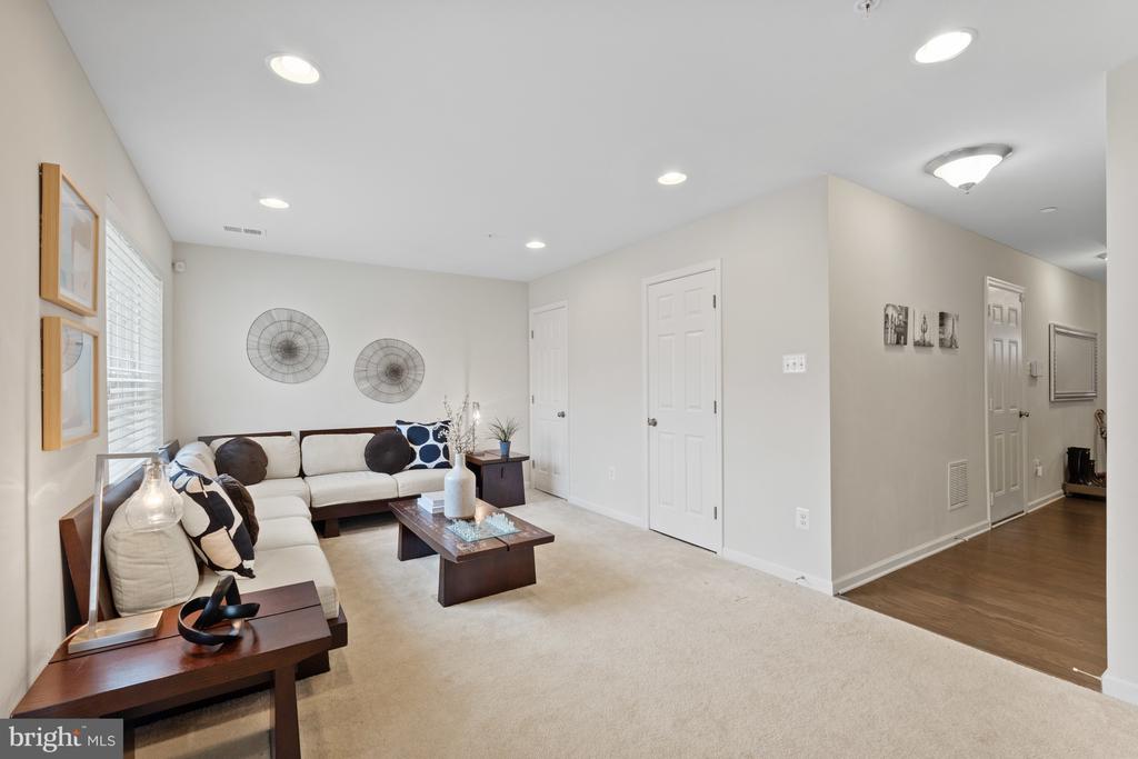 9507 Sycamore Grv