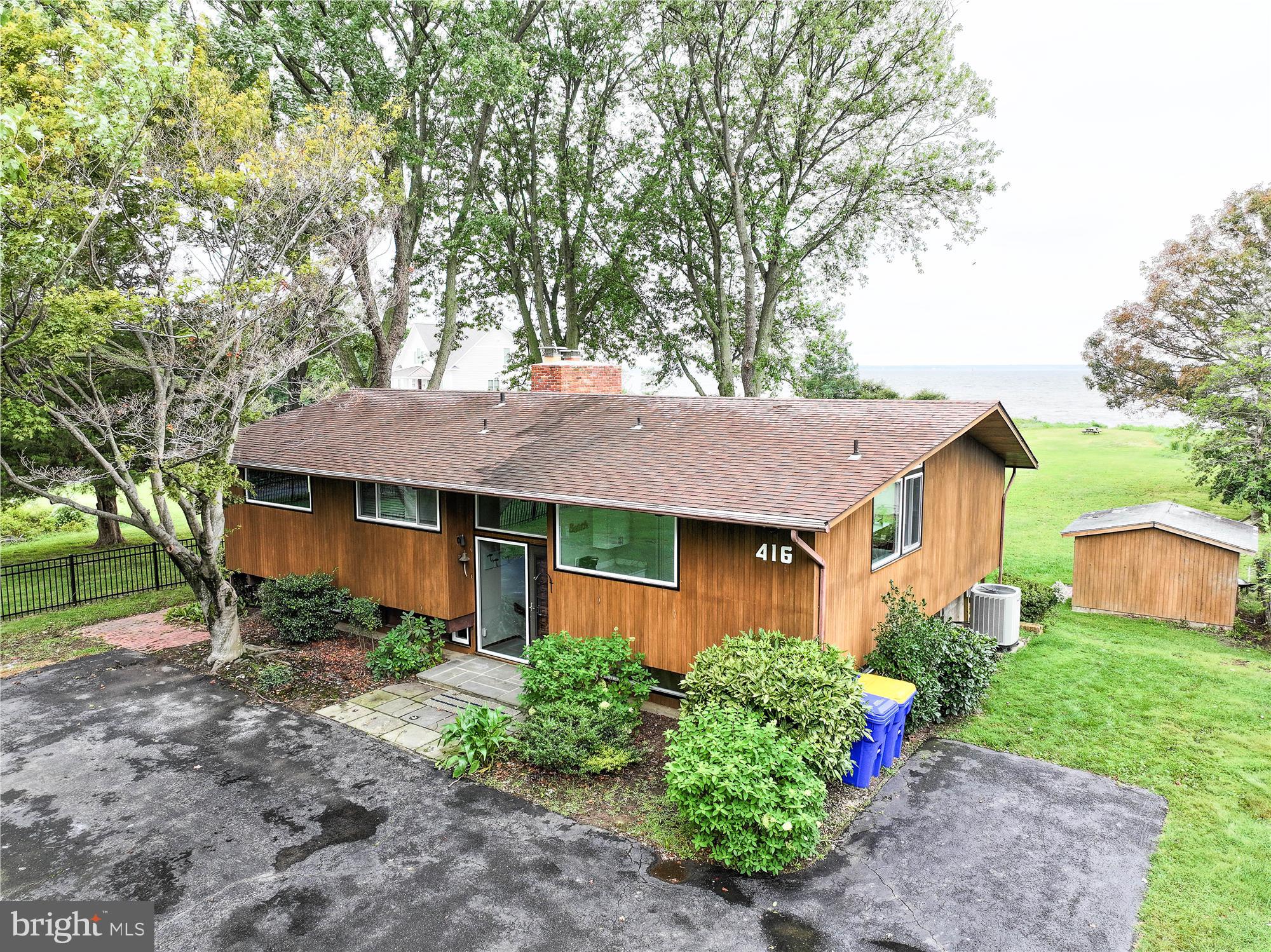 416 Beachside DRIVE