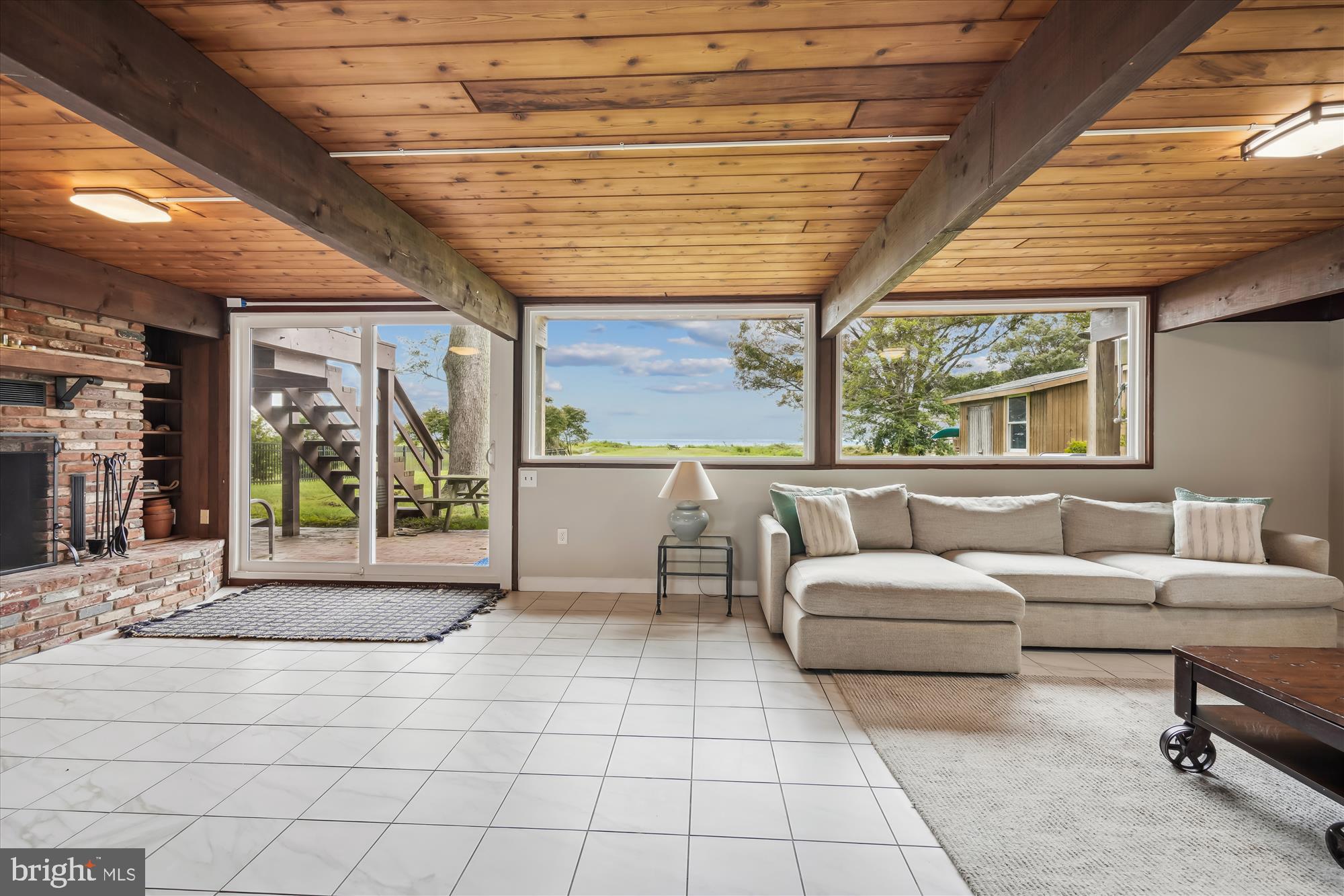 416 Beachside DRIVE