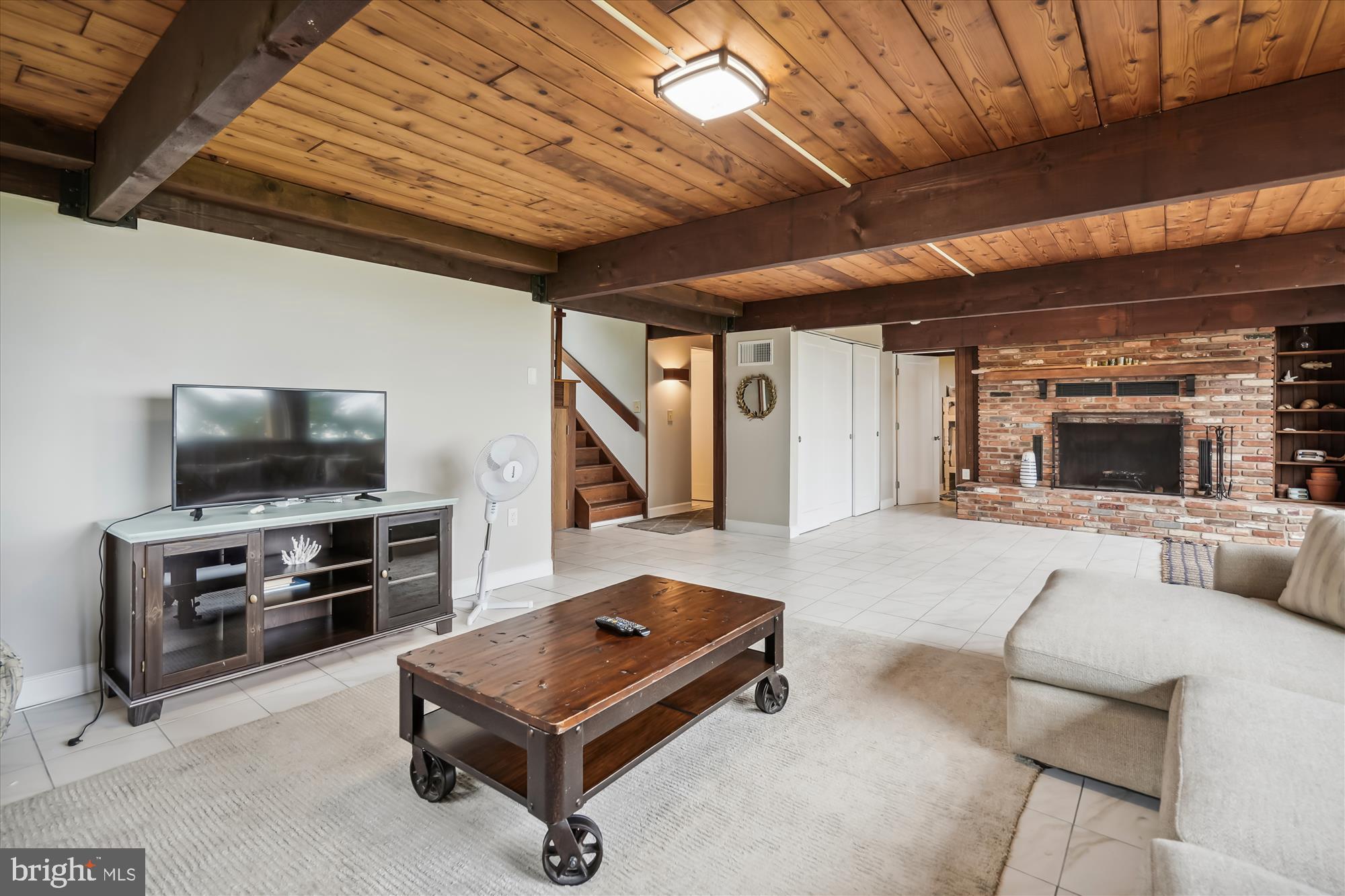 416 Beachside DRIVE