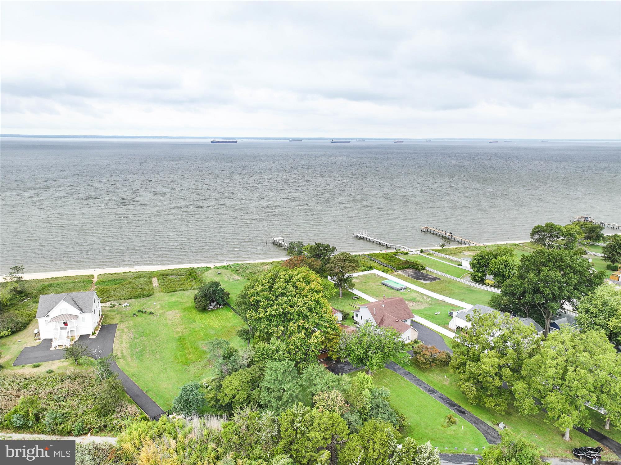 416 Beachside DRIVE