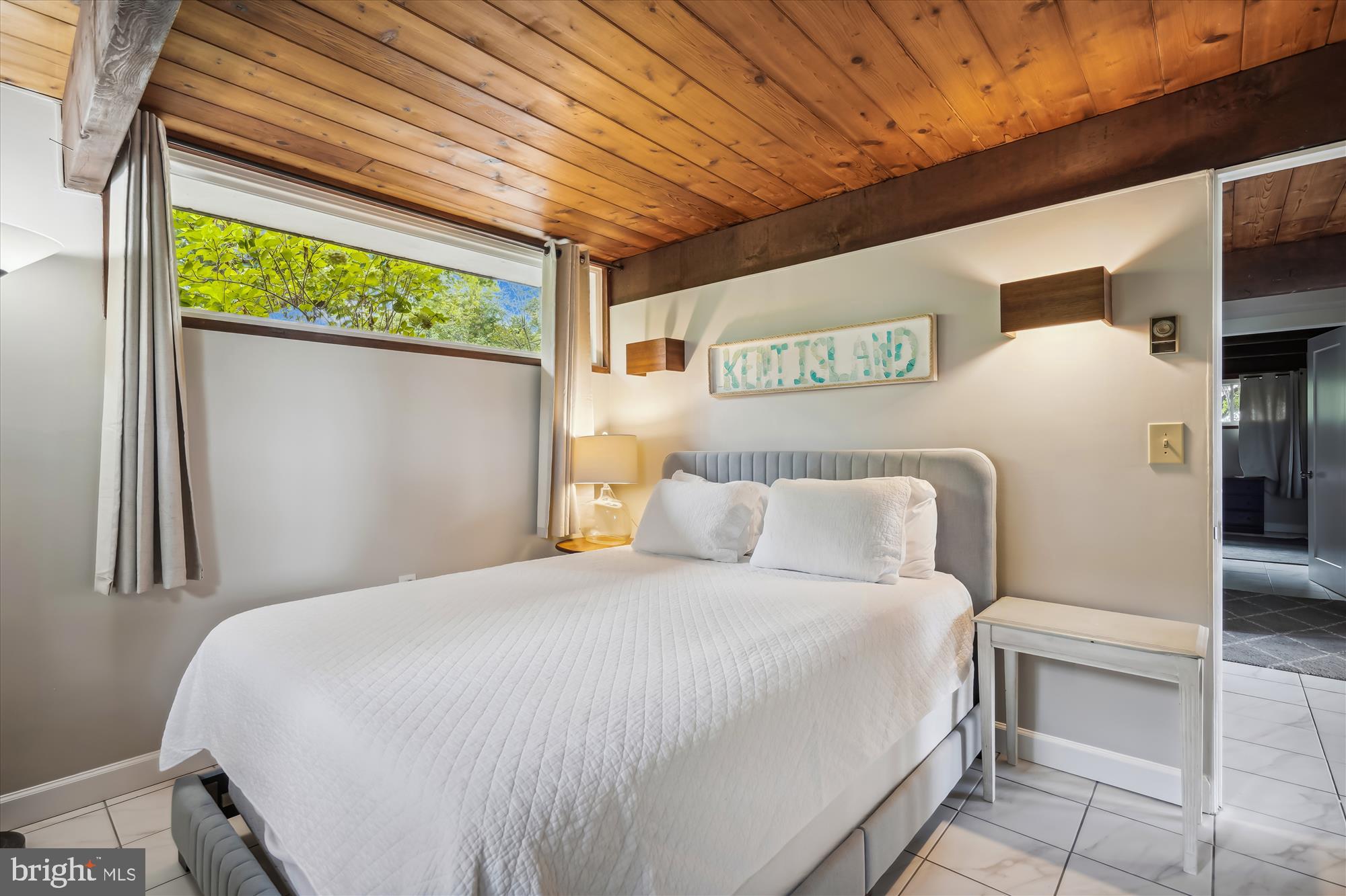 416 Beachside DRIVE