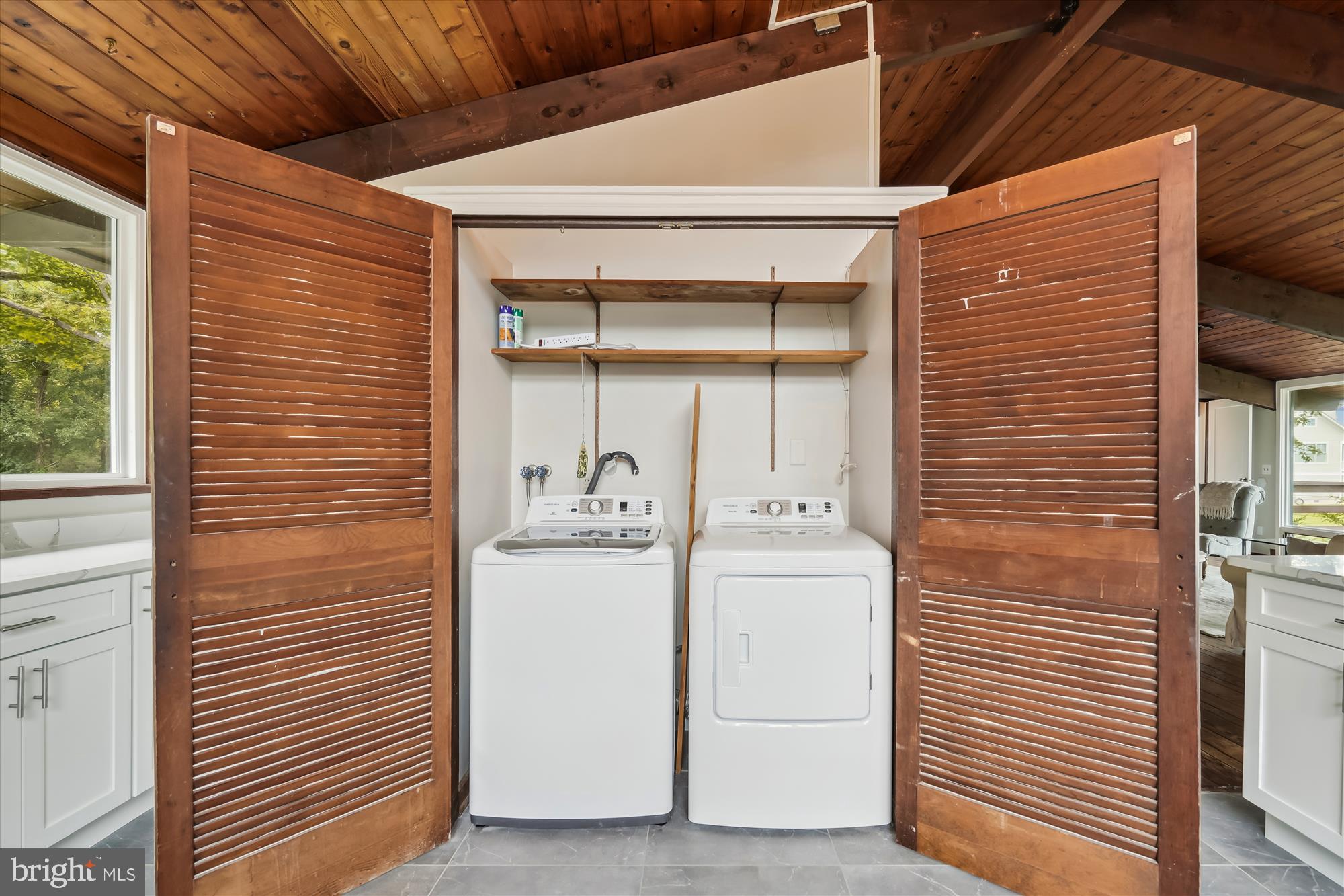 416 Beachside DRIVE