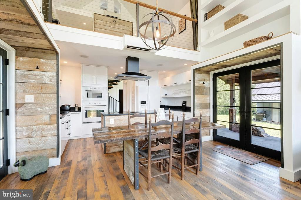 10420 FREELAND RDG