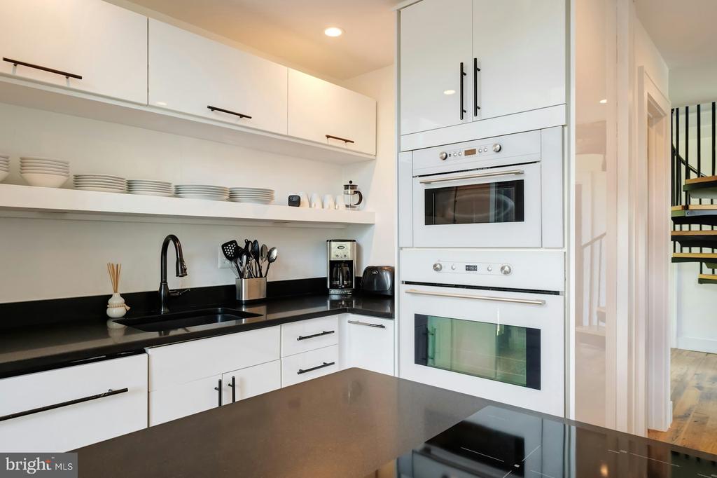 10420 FREELAND RDG