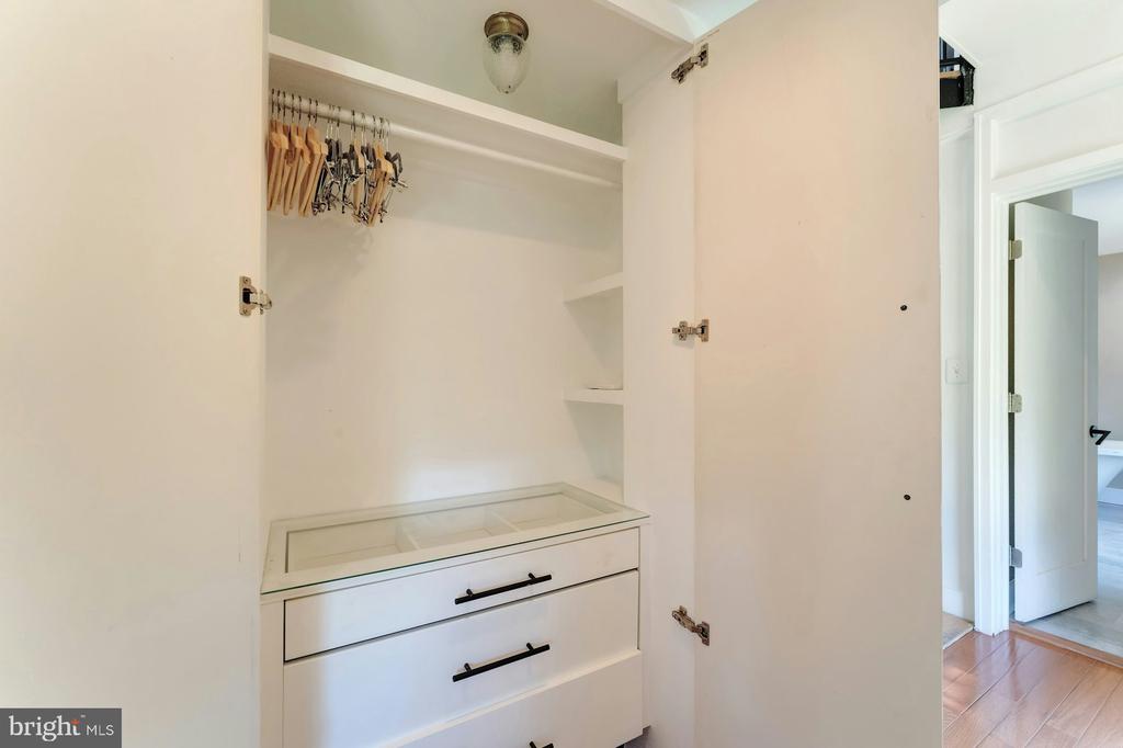 10420 FREELAND RDG