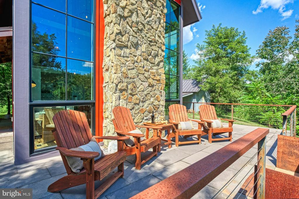 10420 FREELAND RDG