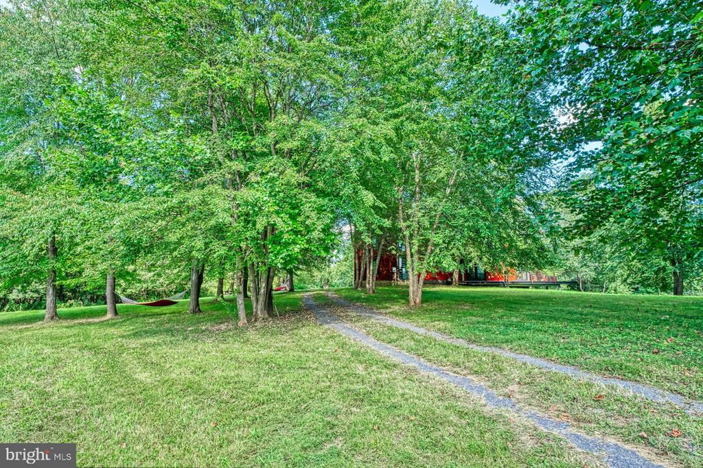 10420 FREELAND RDG