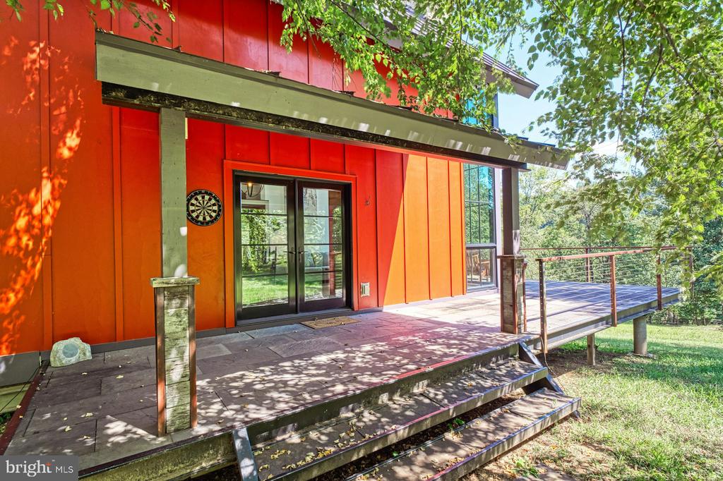 10420 FREELAND RDG