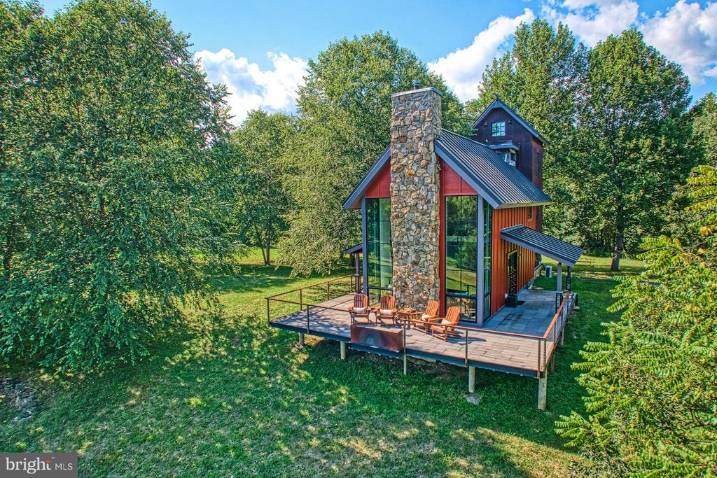 10420 FREELAND RDG