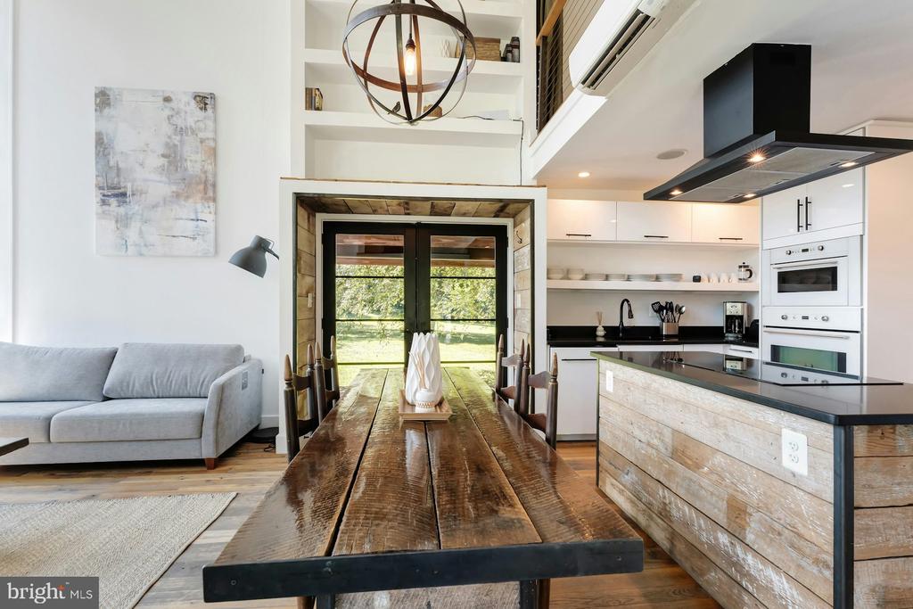 10420 FREELAND RDG