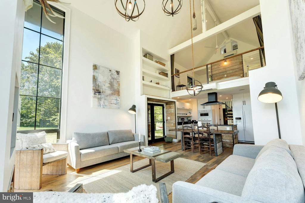 10420 FREELAND RDG