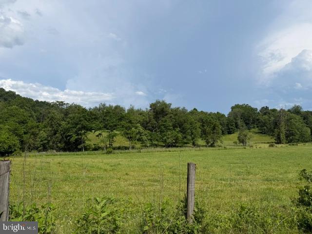 1901 MISTY MEADOWS LANE