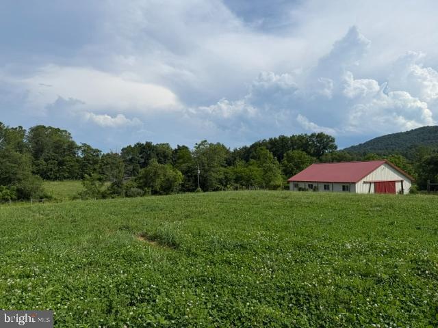 1901 MISTY MEADOWS LANE