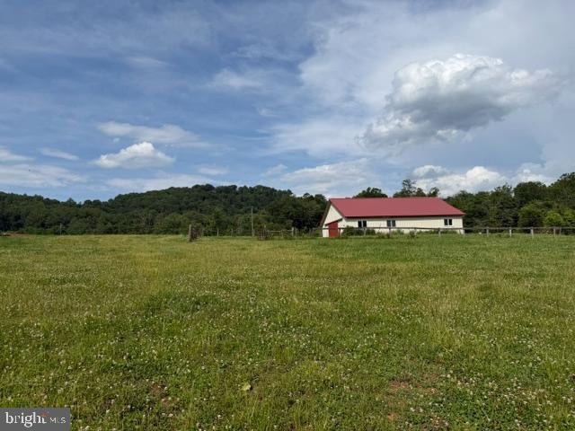 1901 MISTY MEADOWS LANE