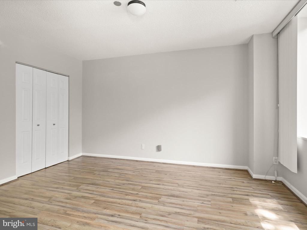 3713 S GEORGE MASON DRIVE T2W