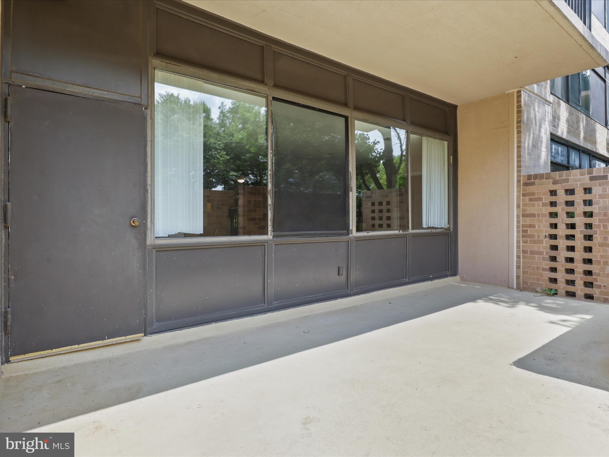 3713 S GEORGE MASON DRIVE T2W